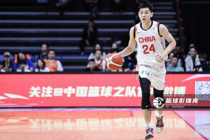 能攻能守！崔永熙半场5投3中&三分3中2 贡献8分5篮板1助攻
