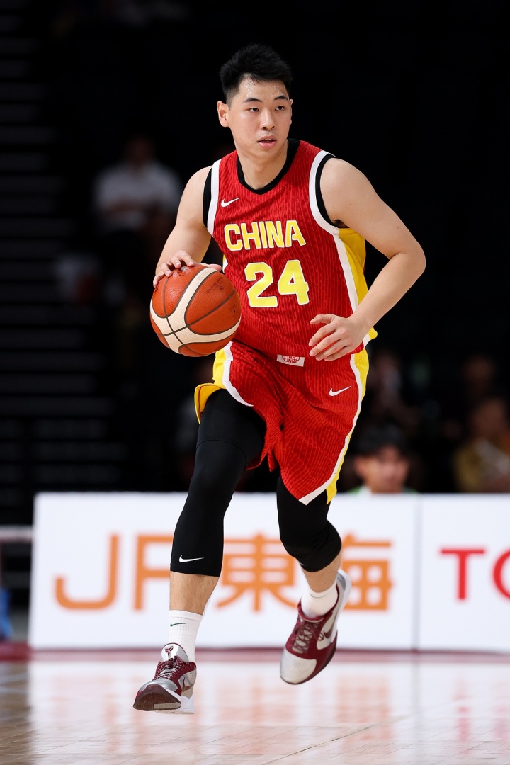远投在线！崔永熙9投5中得13分9板 轰中3记三分&全队才4个